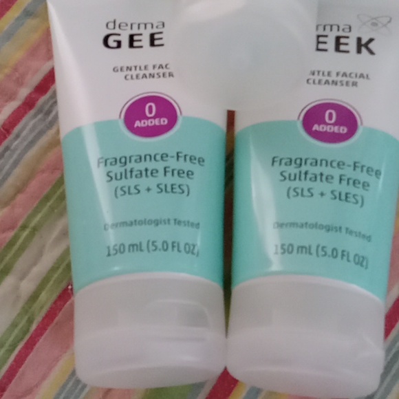 🪷DERMA Geek gentle facial cleanser 5.0 fl oz Lot of three - Picture 2 of 4
